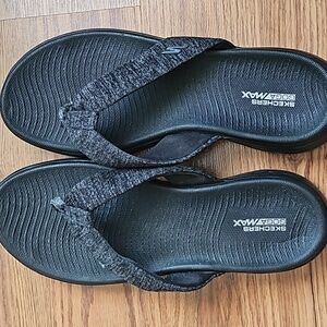Sketchers go walk sandals womens size 9